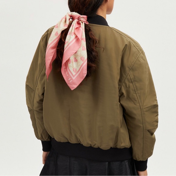 NWT Coach Outlet Signature Heart Print Silk scarf  Bandana - Picture 2 of 5